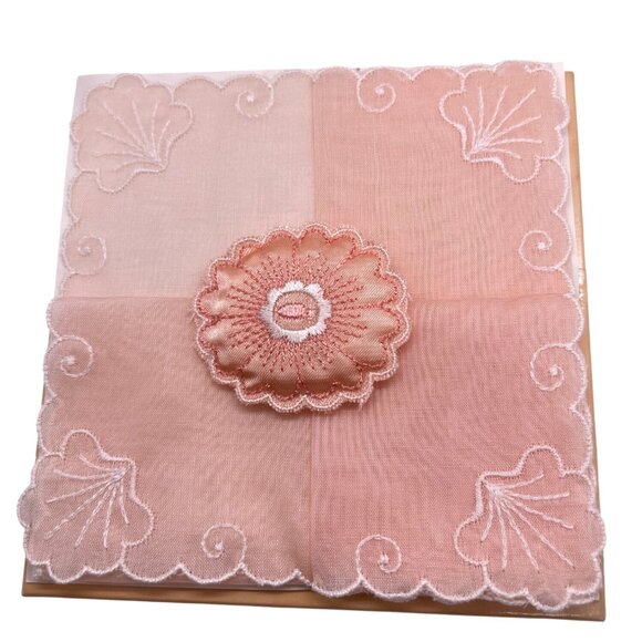 Vintage Swiss Embroidered Handkerchief Scented Sachet Set 100% Cotton Peach READ - Picture 1 of 12